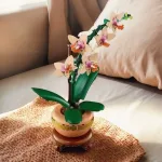 Конструктор в стиле LEGO Botanicals 'Мини орхидея' 274 детали для цветочного декора дома в крафтовой упаковке — изображение 3