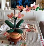 Конструктор в стиле LEGO Botanicals 'Мини орхидея' 274 детали для цветочного декора дома в крафтовой упаковке — изображение 10