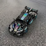 Радіокерована модель Lamborghini Apollo на асфальтовому покритті — вигляд зверху