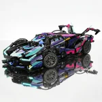 Конструктор Lamborghini, колекційна модель на білому фоні з дзеркальним відображенням