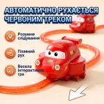 Червона машинка автоматично рухається червоним слайм-треком: розумне слідування трасою, плавний рух та інтерактивна гра для дітей